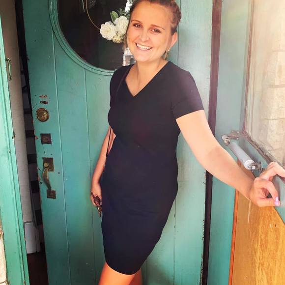 Meet your Posher, Kelly - Picture 1 of 4